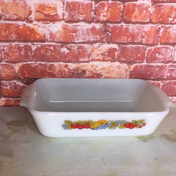 Vintage White Fruit Design Anchor Hocking Fire King 441 Casserole Dish - Picture 3 of 6